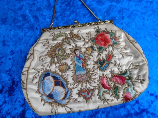 Chinese embroidery purse /hand bag with wonderful detail silk lined