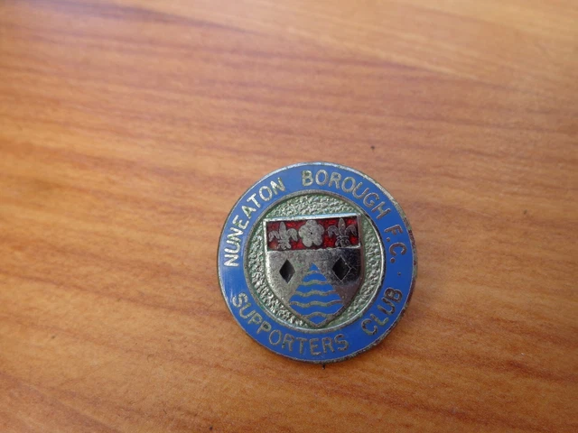 INSIGNE BROCHE blason Armoirie émaillée Ville de Montreux Tbe EUR 4,90 - FR