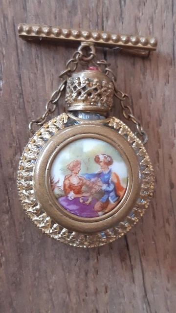 Broche Ancienne En Porcelaine De Limoges - Scène Galante Style Fragonard, Occasion