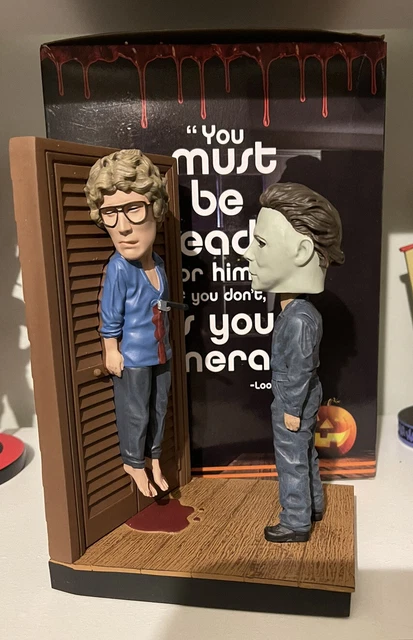 Hot Topic Exclusive Royal Bobbles Michael Myers And Bob 4