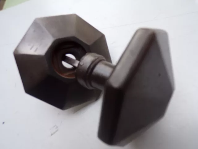 Poignée de porte d'entrée ancienne en fonte