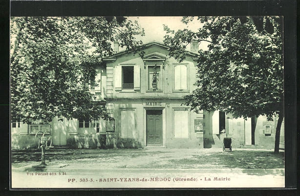 CPA Saint-Yzans-de-Medoc, La Mairie