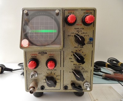 [Image: Ancien-Instrument-De-Mesure-Oscilloscope...Lampes.jpg]