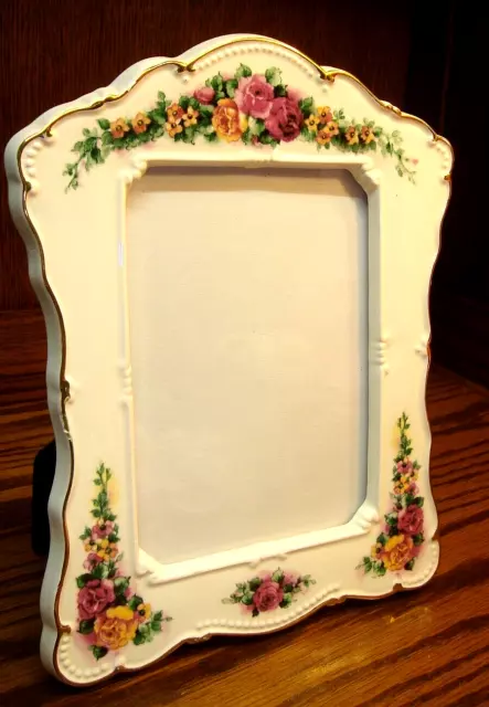 PHOTO FRAME White Ceramic Floral Bouquet~Gold Trim Holds 5"x7" Picture Decor i17