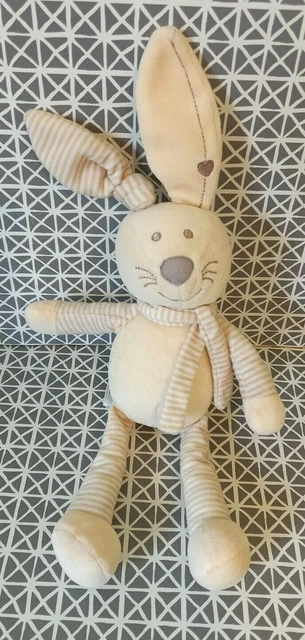 Doudou peluche lapin beige écharpe rayée coeur 25 cm Gémo