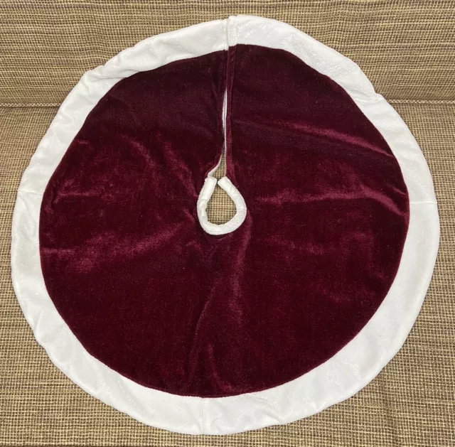 17" Burgundy & White Round Mini Christmas Tree Skirt (Maroon)