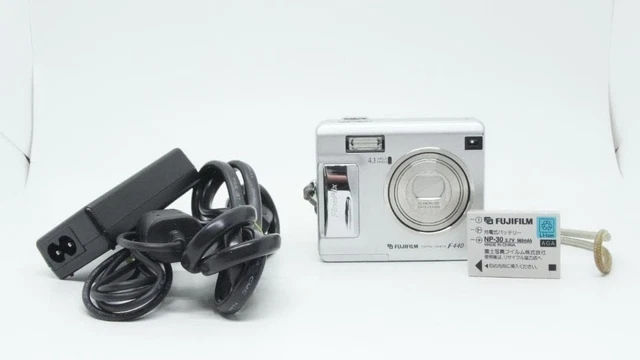 FUJIFILM FINEPIX F440 Digital Compact Camera Vintage 4.1MP