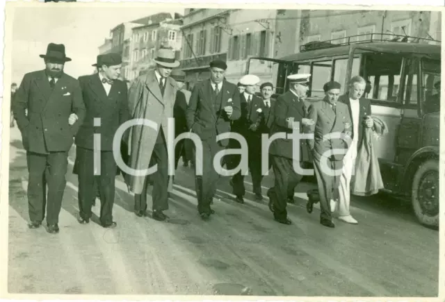 1933 BRINDISI Rino PARENTI si reca in visita al Municipio *FOTOGRAFIA