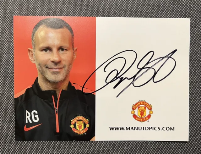 Ryan Giggs  Hand Signed Manchester United  Official Club Promo Card Authentic