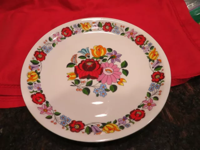 Kalocsa Hand Painted Porcelain Decorated Beautiful Wall Plate 9 1/4"