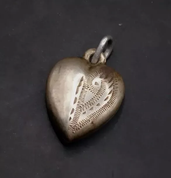 Victorian English Antique Silver Puff Heart Pendant. Free UK P&P 🇬🇧