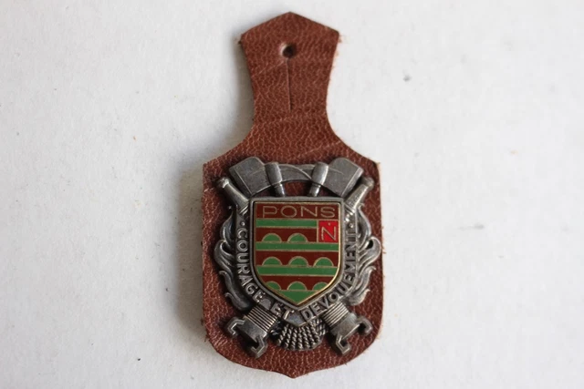 BEL INSIGNE Pompier La Reunion Par Arthus Bertrand Paris EUR 10,00