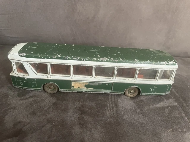 Véhicules miniatures rouges Dinky Berliet