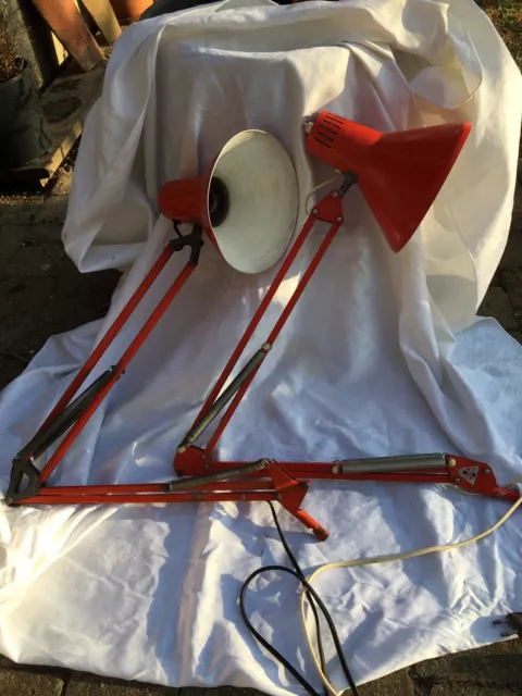 paire lampes architecte 1970 orange marque TWIST T1 et LEDU