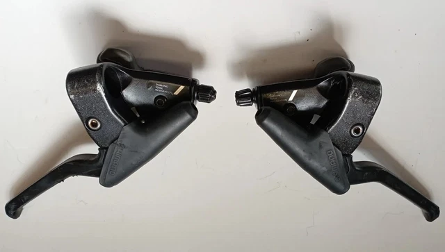 Manette Droite Shimano STX ST-MC30 - 3x7 Vitesses - VTT - Neuve