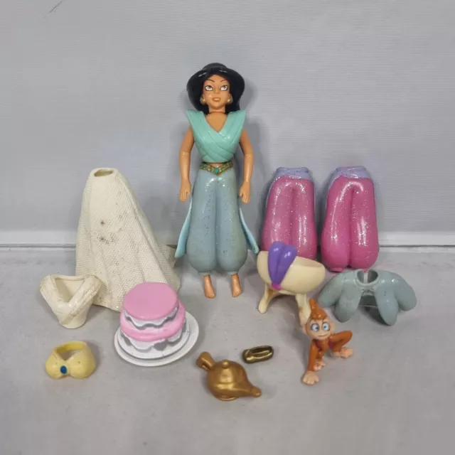 Disney Princess Aladdin - Jasmine Deluxe Favourite Moments Fashion Doll Set Toy