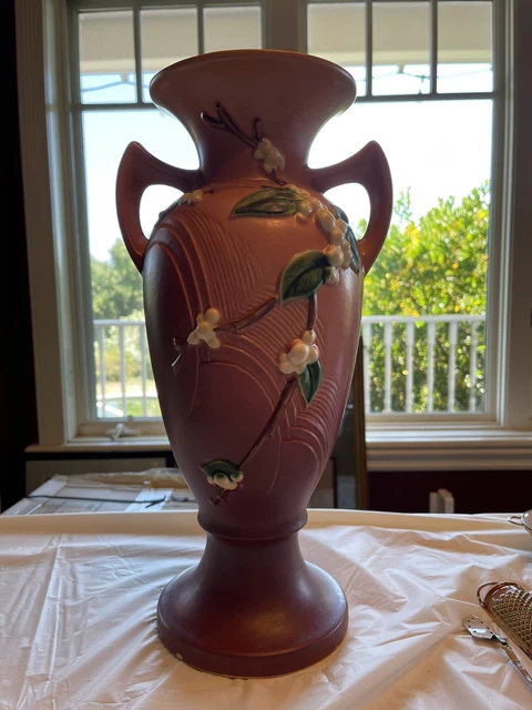 ROSEVILLE POTTERY - Snowberry Blue Floor Vase Marked IV-15 1940s 15 1/2