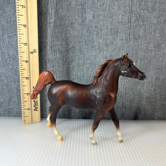 Breyer Reeves Horse Chestnut Brown Animal Figure 6 X 5 Inches