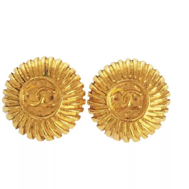 CHANEL CC Logo Round Button Earrings Clip-On GHW Vintage Accessory 39RJ293