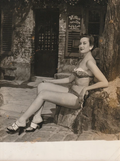 Tirage Photo Argentique 1960 - Femme Pinup Actrice, Format 22x26cm Noir Et Blanc