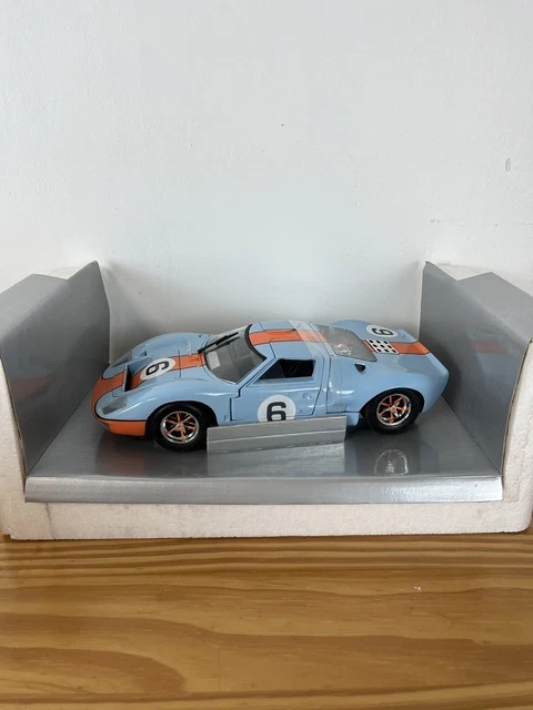 Ford GT40 MKII Street Version – Miniature 1/18 Par Universal Hobbies (couleur Gris, Zamac)