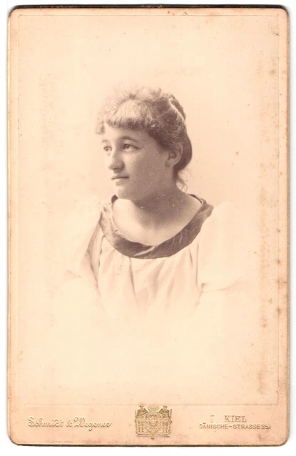 Fotografie Schmidt & Wegener, Kiel, Dänische-Str. 35, Portrait Sabine Brunner i