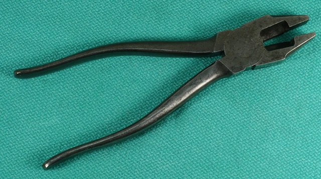 Late 1950's KRAEUTER USA No. 1830- 8" Lineman, Electrician Side Cutting Pliers 6