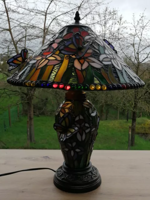 Tischleuchte im Tiffany Stil mit Schmetterlingen Höhe ca. 50 cm Tischlampe