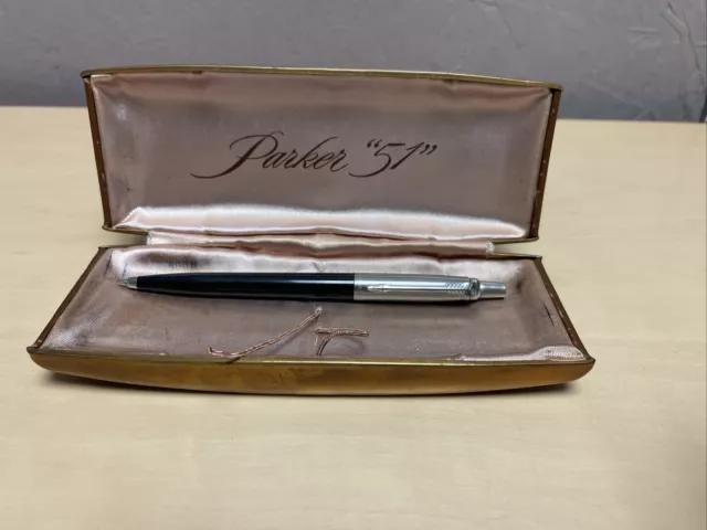 Vintage Parker “51” Fountain Pen With Case