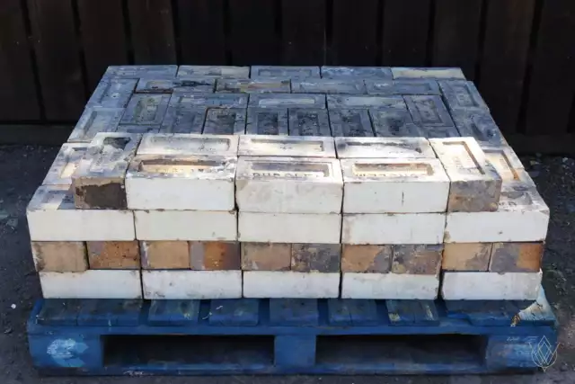 Reclaimed White Glazed Bricks - WM11302