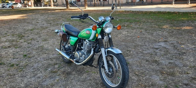 Yamaha SR 400 unique