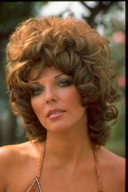Joan Collins as Jane Blake in the Orson Welles' Great Mysteries ep - TV Photo