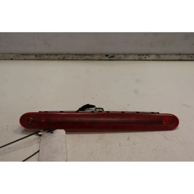 Feu Stop Supplémentaire TYC LED Rouge - Compatible Ford Fiesta Mk6, Focus Mk3, B-Max - Modèle 15-0505-00-9