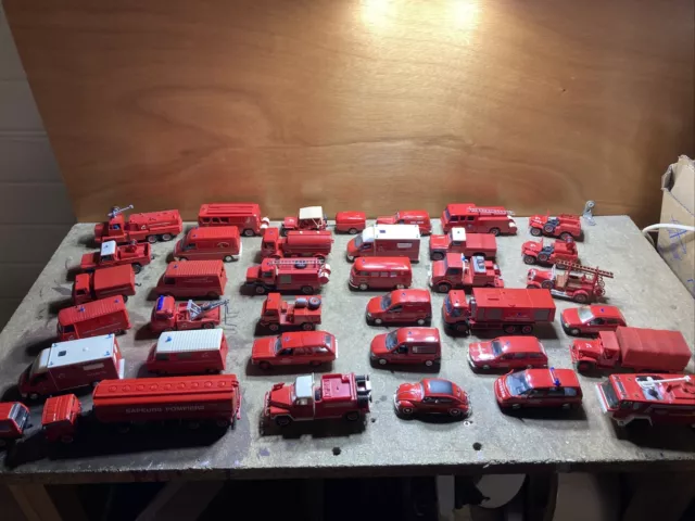 (Na ). Enorme Lote De 36 Coches Camiones de Bomberos Solido No DINKY Norev