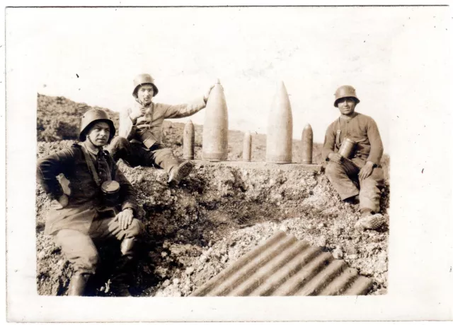 Foto Sturm Soldaten Graben Granaten 1.WK Somme Frankreich Englische Blindgänger