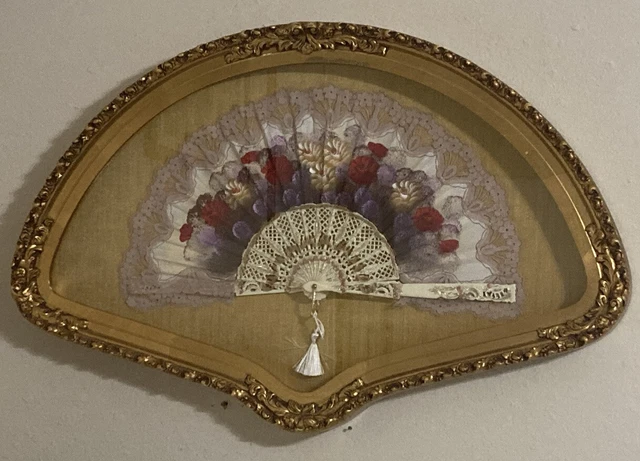 ANTIQUE CHINESE HAND PAINTED Floral Flowers FAN WITH BEAUTIFUL Gold Gilt FRAME