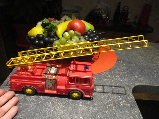 Échelle Double De Pompier DISTLER – Camion Jouet Tôle – Allemagne – JDN – Vintage
