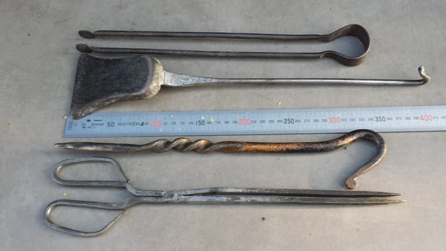Ancien Serviteur De Cheminée En Fer Forgé - Lot De 4 Accessoires