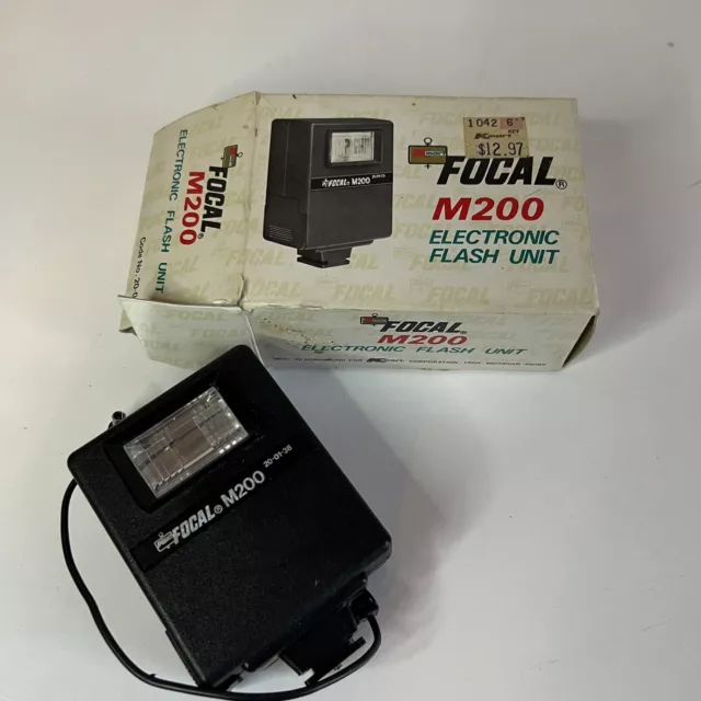 Vintage FOCAL M-200 Hot Shoe Mounted Electronic Flash Unit 20-01-38