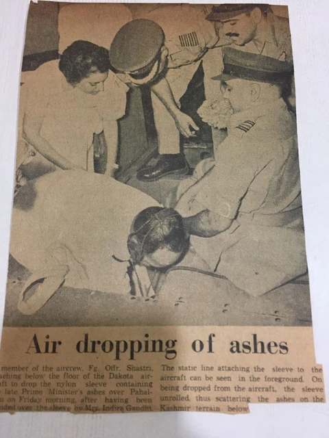Set of 10 OLD Newspaper cuttings Jawaharlal Nehru demise India 1964 RARE !!