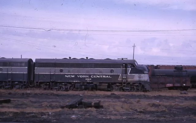NYC NEW YORK CENTRAL 1694 Railroad Train Locomotive Original 1963 Photo Slide