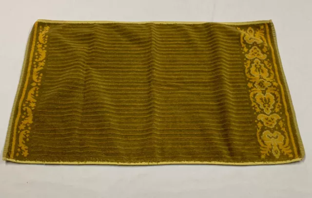 Vintage  1970s Hand Towel Avocado Green Harvest Gold 26.5" X 15.5"