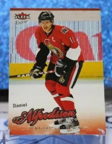 Daniel Alfredsson # 64 Fleer Ultra 2008-09 Ottawa Senators Nhl Hockey Trading Ca