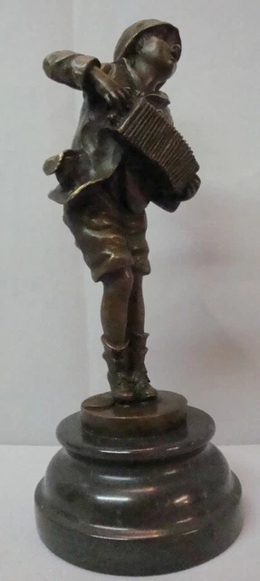 Estatua Niño Art Deco Estilo Art Nouveau Estilo Bronce sólido Firmado 2