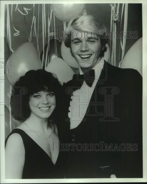 1979 Press Photo Erin Moran and John Schneider host "New Year's Rockin' Eve '80"