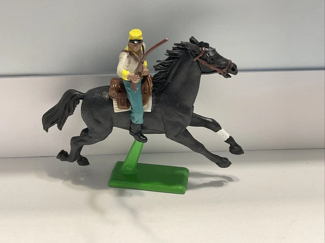 Civil War Union mounted cavalry soldier with rifle on horse [Deetail Ltd 1971]