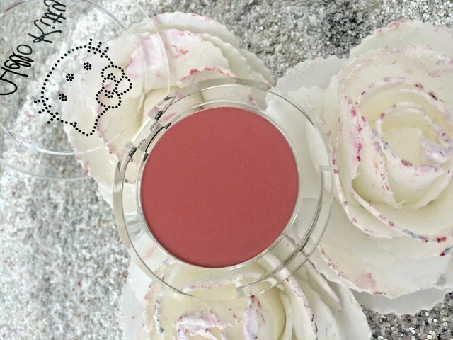 Fard à Joues Hello Kitty Aux Pigments Minéraux - Teinte 03 Sienne - 6g - Neuf