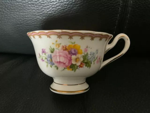 Royal Albert Fine Bone China Lady Carlyle pink bouquet flower Cabinet Tea Cup