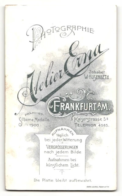 Fotografie Atelier Erna, Frankfurt a M., Portrait junge Dame im karierten Kleid 2