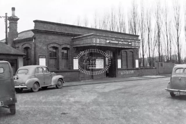 PHOTO BR British Railways Station Scene - AYLESBURY HIGH STREET 1953